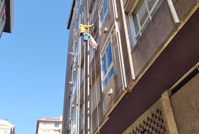 Trabajos verticales sin andamios en Vigo